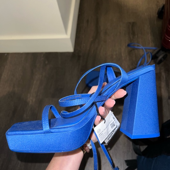 BRAND NEW Zara blue platform heels. Super cute and fun!! Open to offers :) - Picture 3 of 6